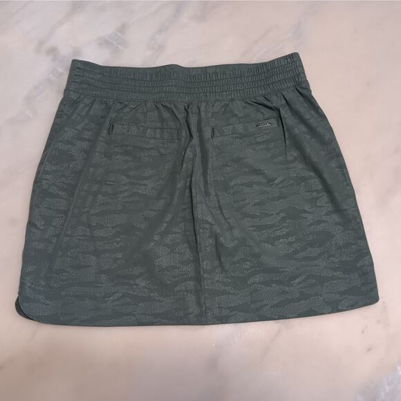Orvis Women's Large Skort Army Green Pull-on Camo - Picture 3 of 6